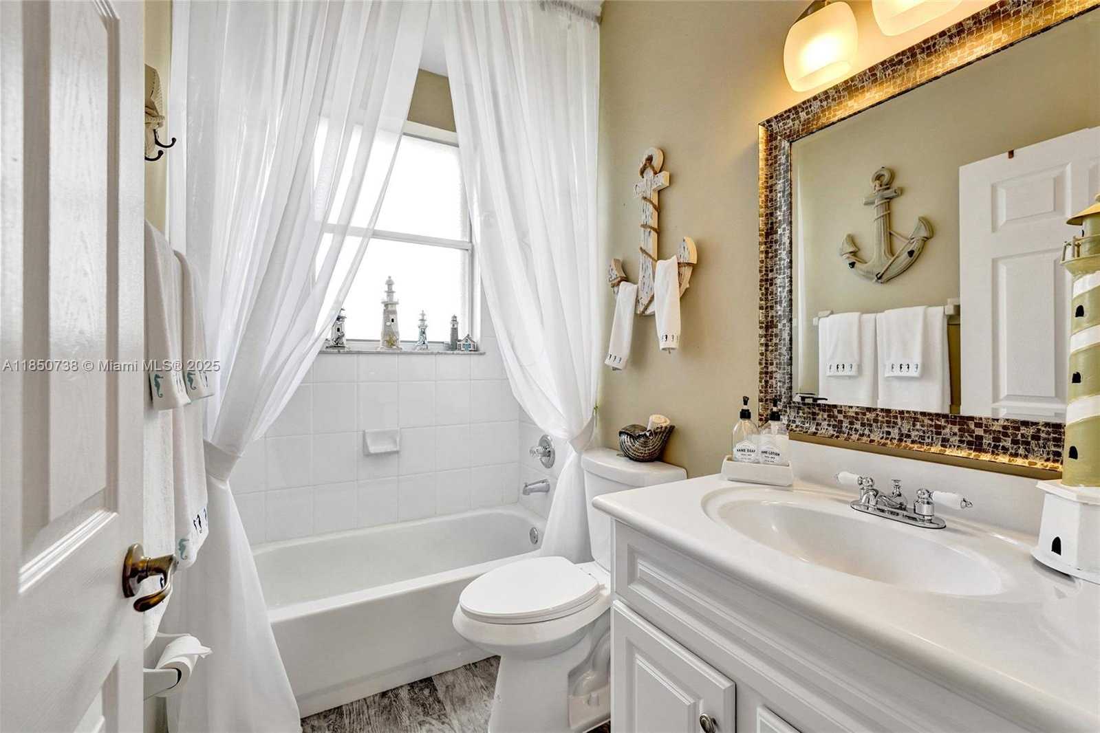 Small Image of 5337 SOUTH WEST 131 TERRACE, Miramar Number 25