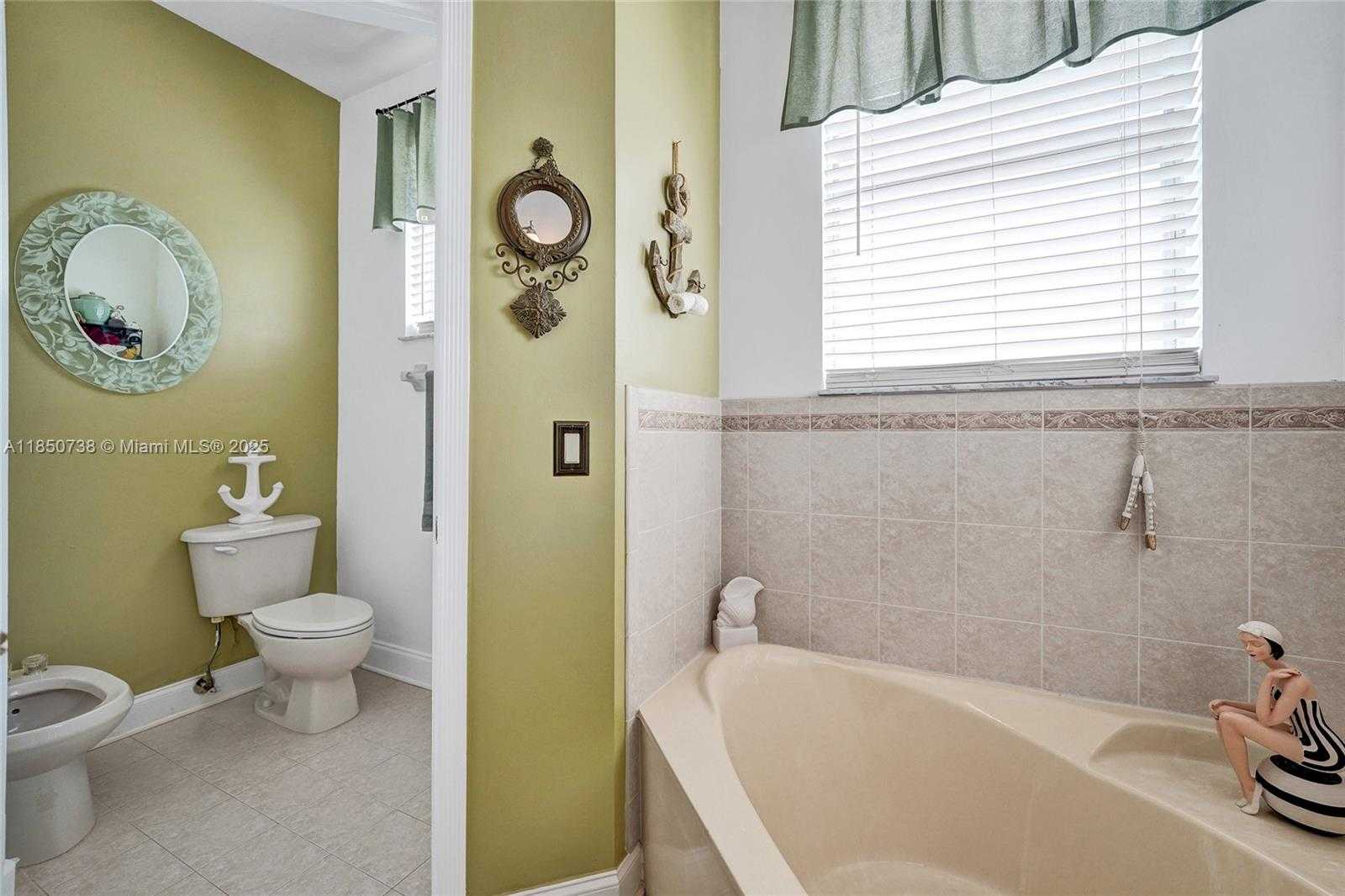 Small Image of 5337 SOUTH WEST 131 TERRACE, Miramar Number 34