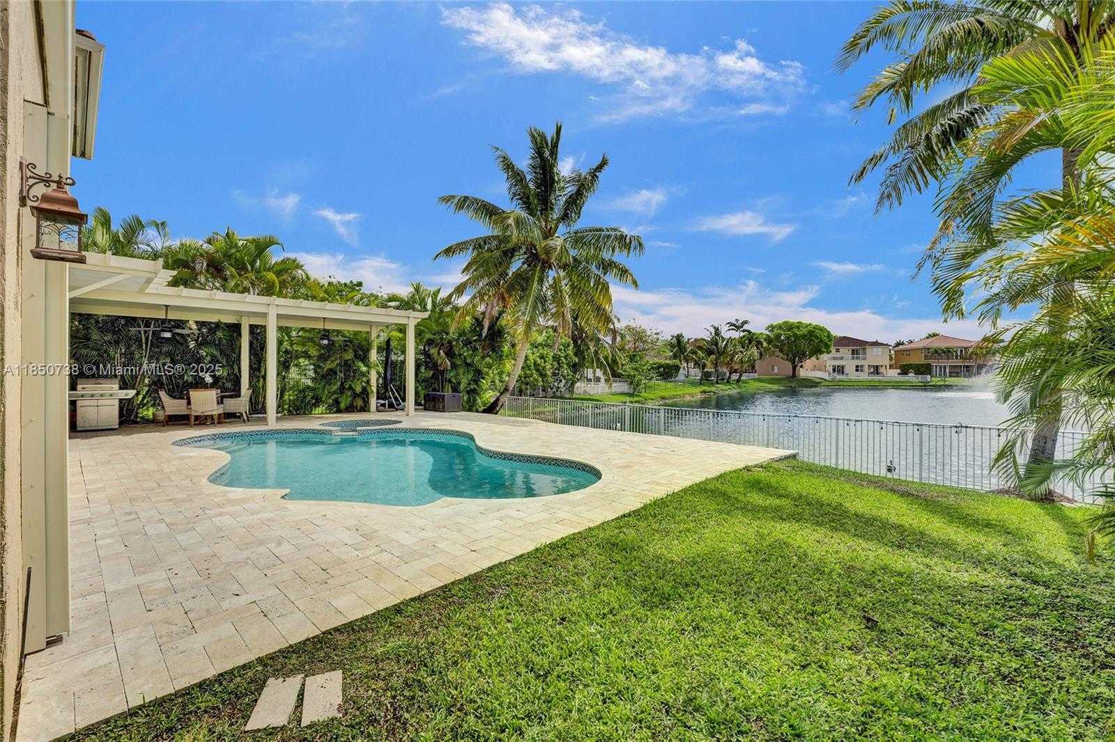 Small Image of 5337 SOUTH WEST 131 TERRACE, Miramar Number 4