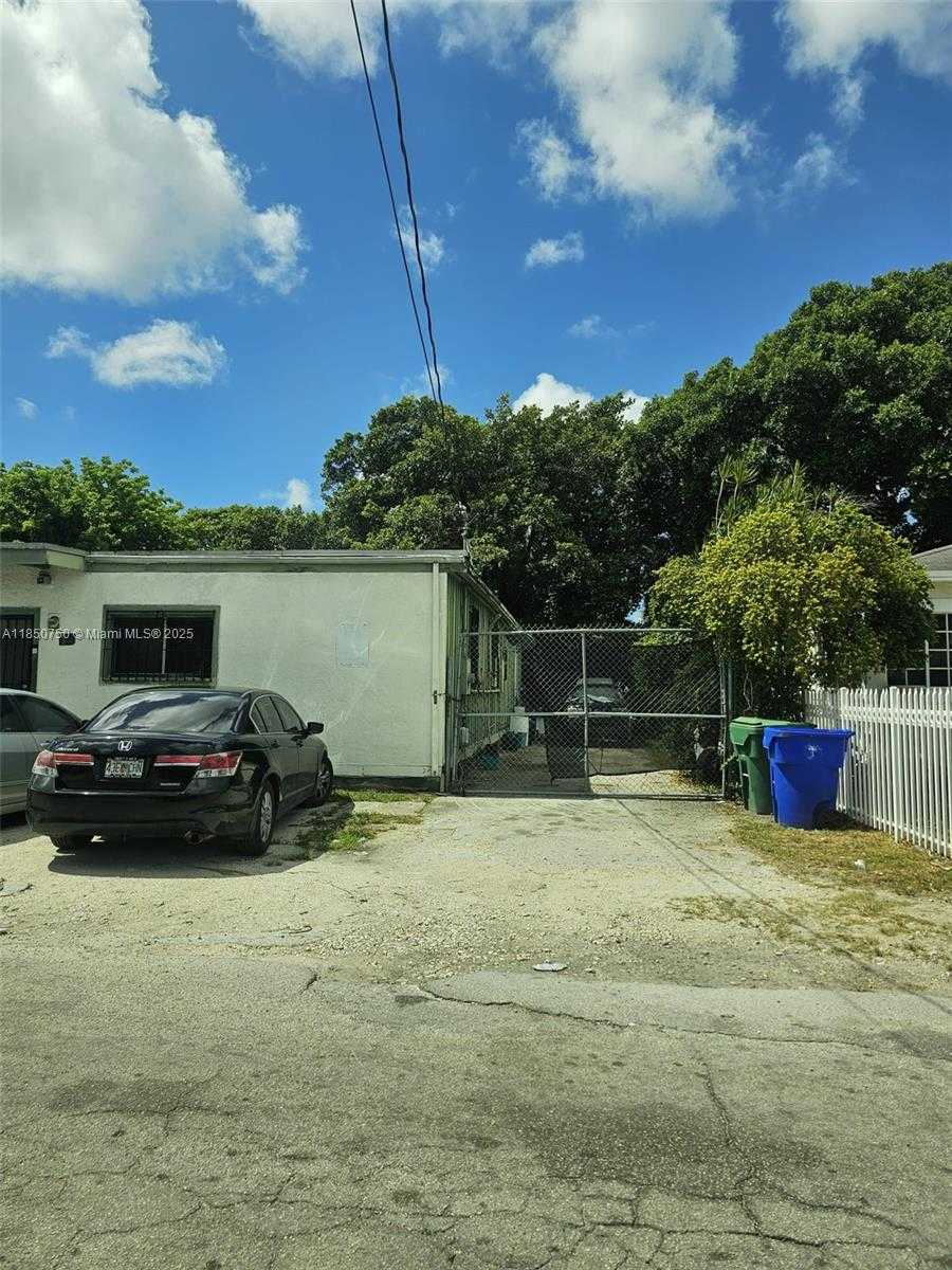 Small Image of 140 NORTH EAST 83RD ST, Miami Number 3