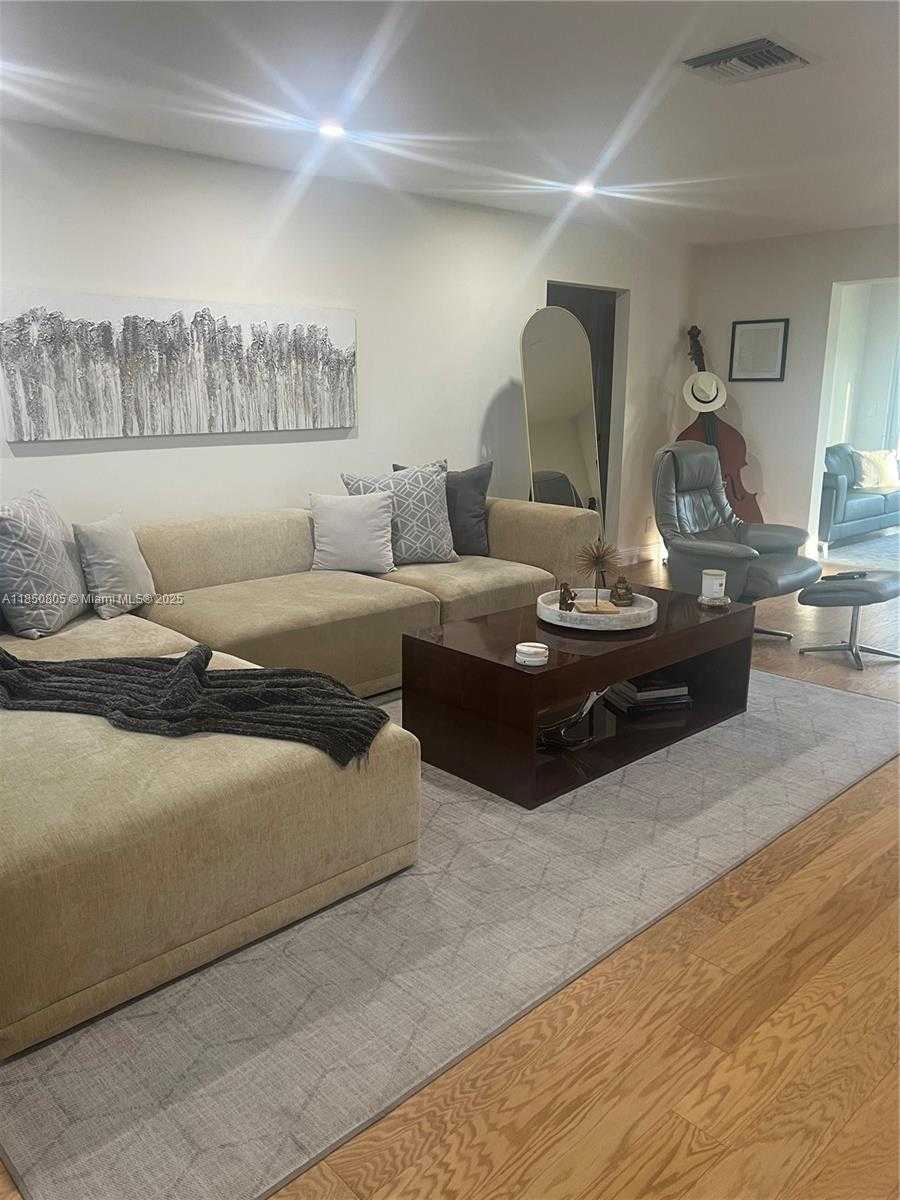 Small Image of 8221 NORTH WEST 14TH ST, Plantation Number 16