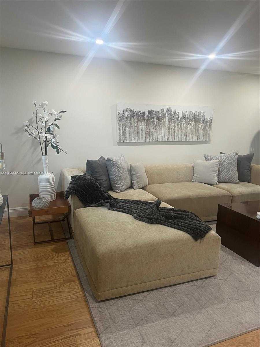 Small Image of 8221 NORTH WEST 14TH ST, Plantation Number 17