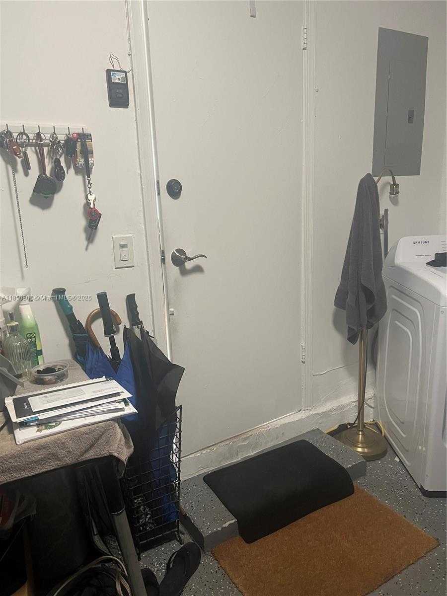 Small Image of 8221 NORTH WEST 14TH ST, Plantation Number 25