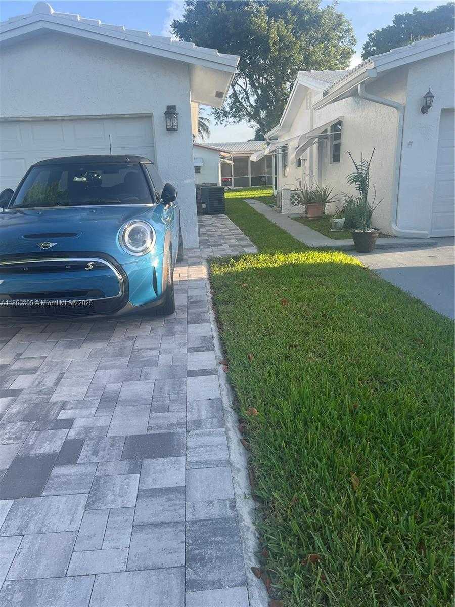 Small Image of 8221 NORTH WEST 14TH ST, Plantation Number 27