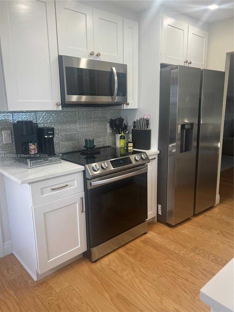 Small Image of 8221 NORTH WEST 14TH ST, Plantation Number 3