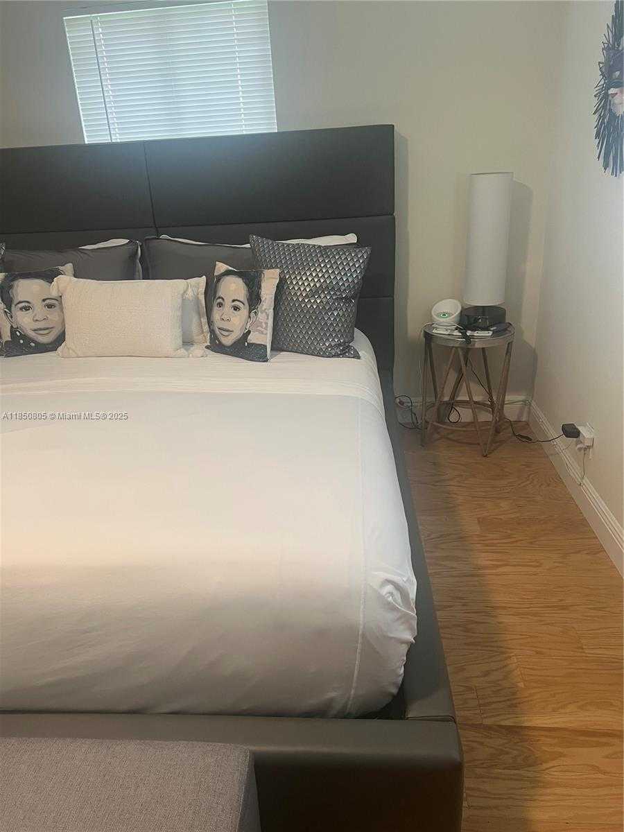 Small Image of 8221 NORTH WEST 14TH ST, Plantation Number 32