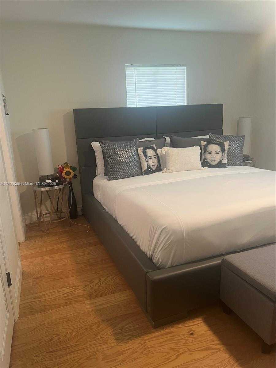Small Image of 8221 NORTH WEST 14TH ST, Plantation Number 33