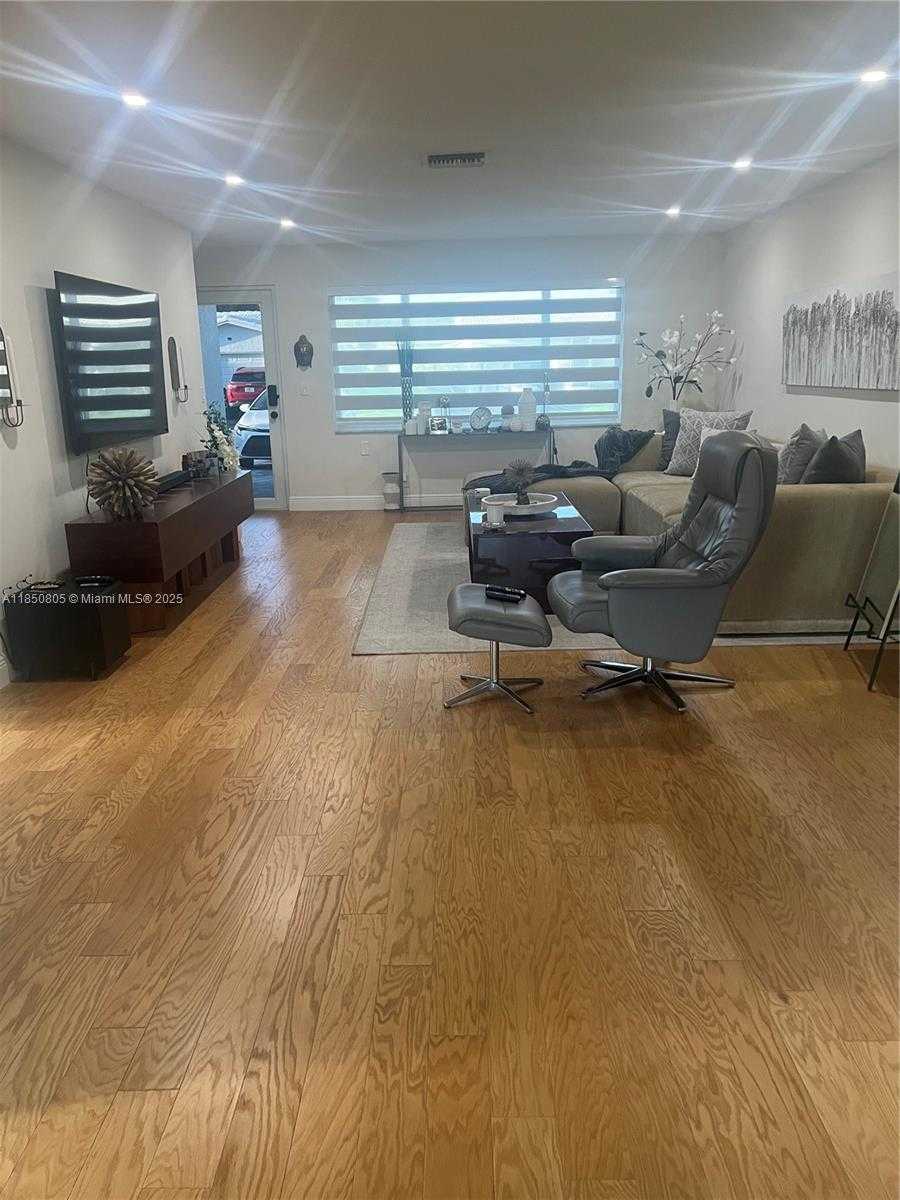 Small Image of 8221 NORTH WEST 14TH ST, Plantation Number 7