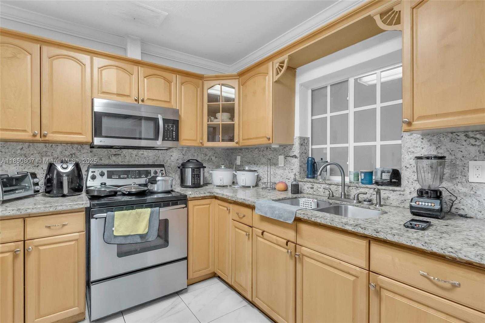 Small Image of 250 EAST 34TH ST, Hialeah Number 6