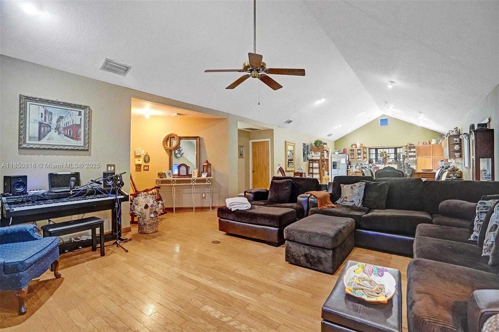 Small Image of 20975 SOUTH WEST 264TH ST, Homestead Number 6