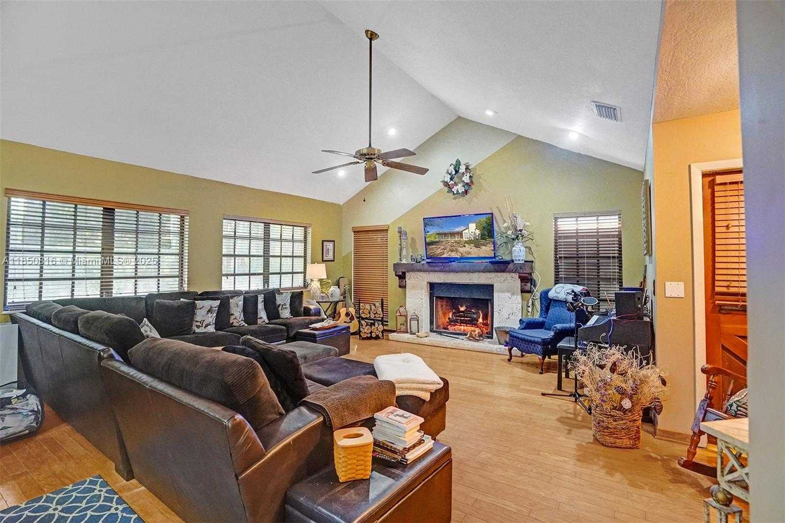 Small Image of 20975 SOUTH WEST 264TH ST, Homestead Number 7