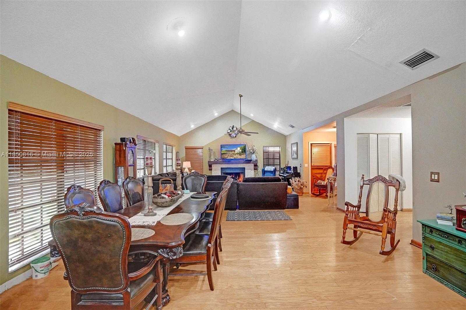 Small Image of 20975 SOUTH WEST 264TH ST, Homestead Number 8