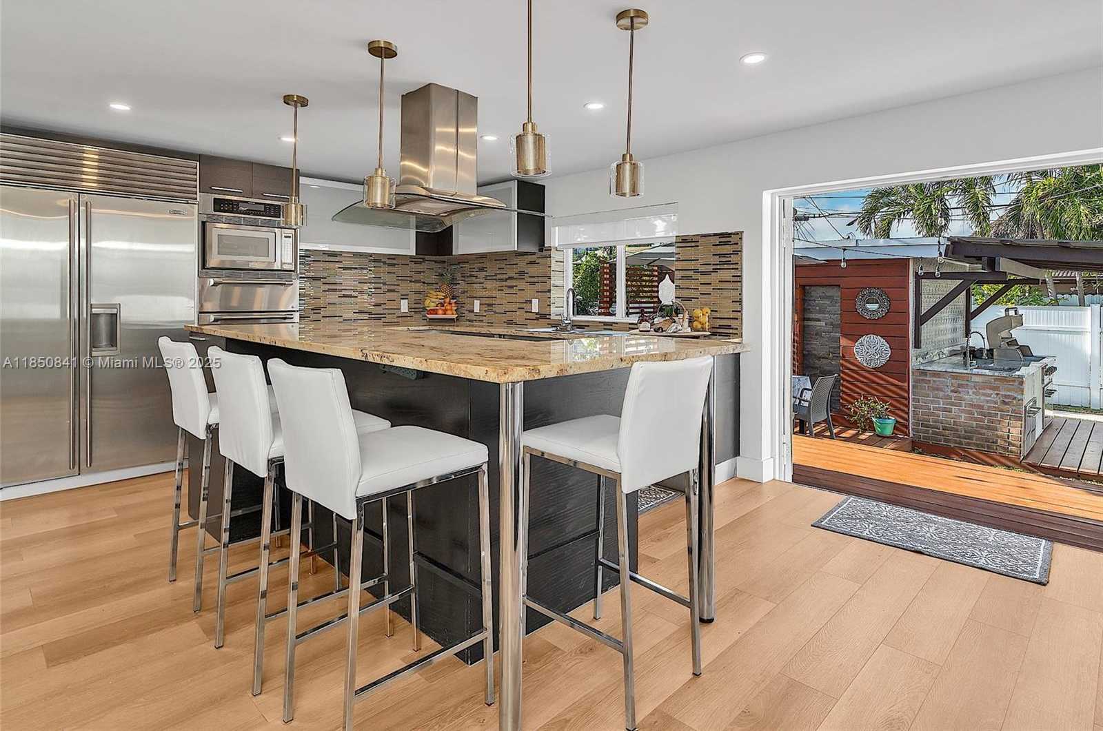 Small Image of 1347 71 ST, Miami Beach Number 19