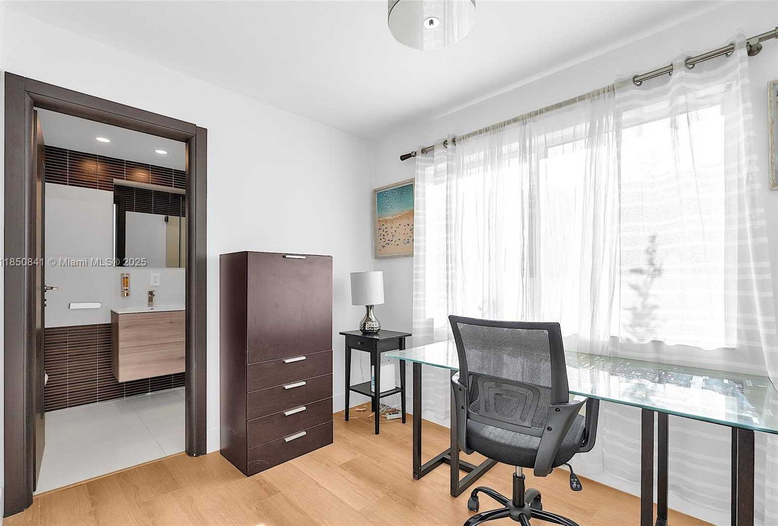 Small Image of 1347 71 ST, Miami Beach Number 20
