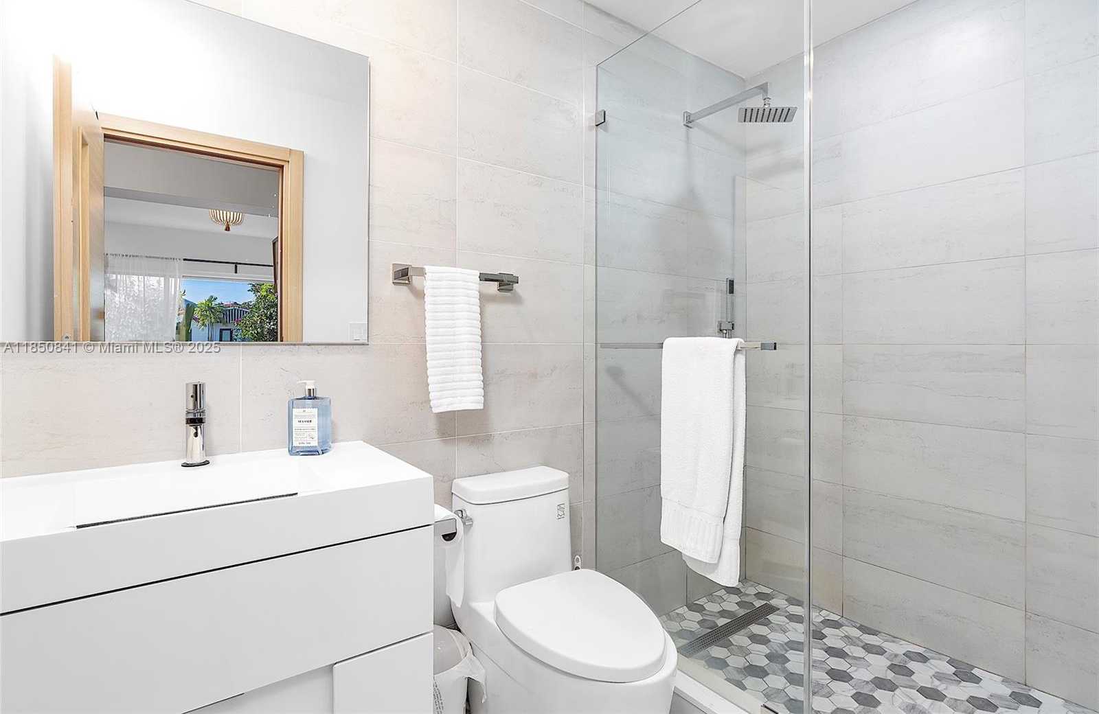 Small Image of 1347 71 ST, Miami Beach Number 26