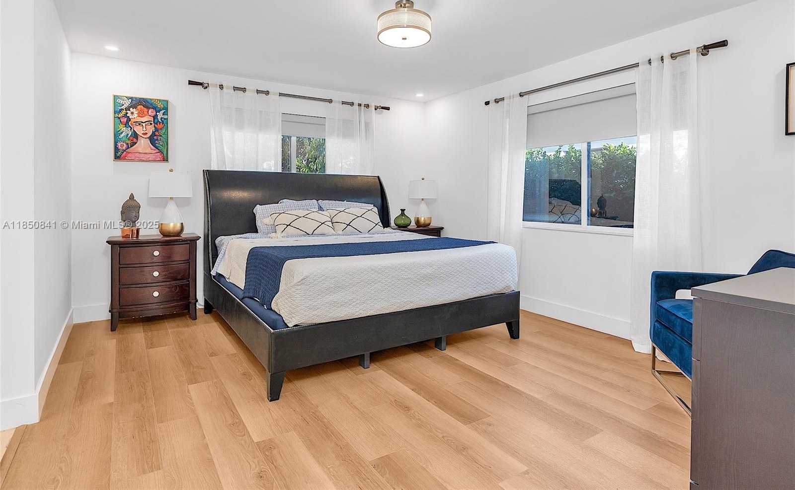 Small Image of 1347 71 ST, Miami Beach Number 27