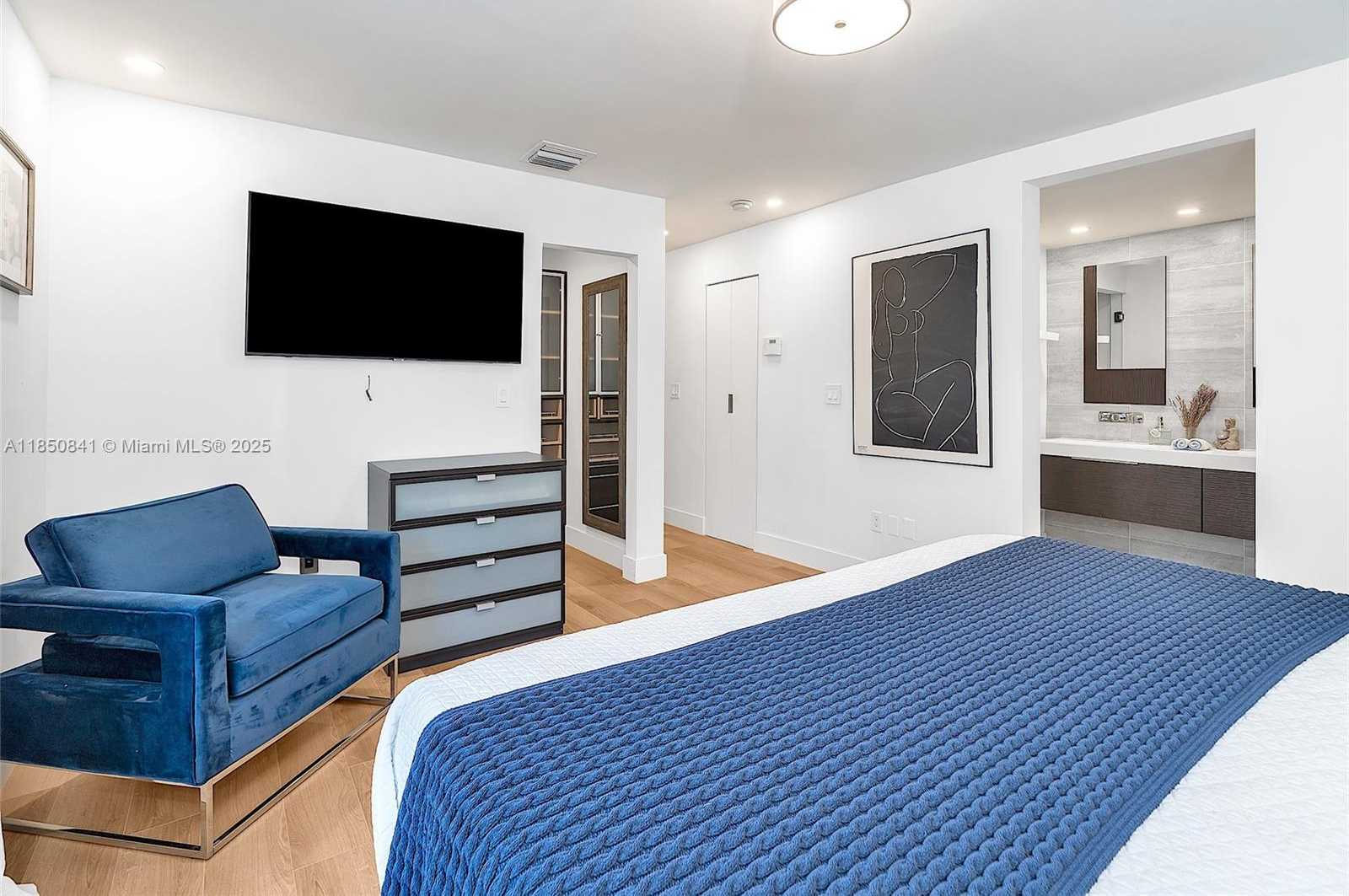 Small Image of 1347 71 ST, Miami Beach Number 29