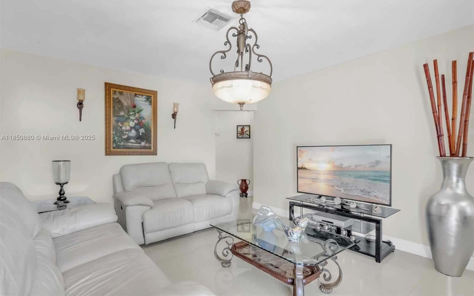Small Image of 5890 PALM AVE, Hialeah Number 15