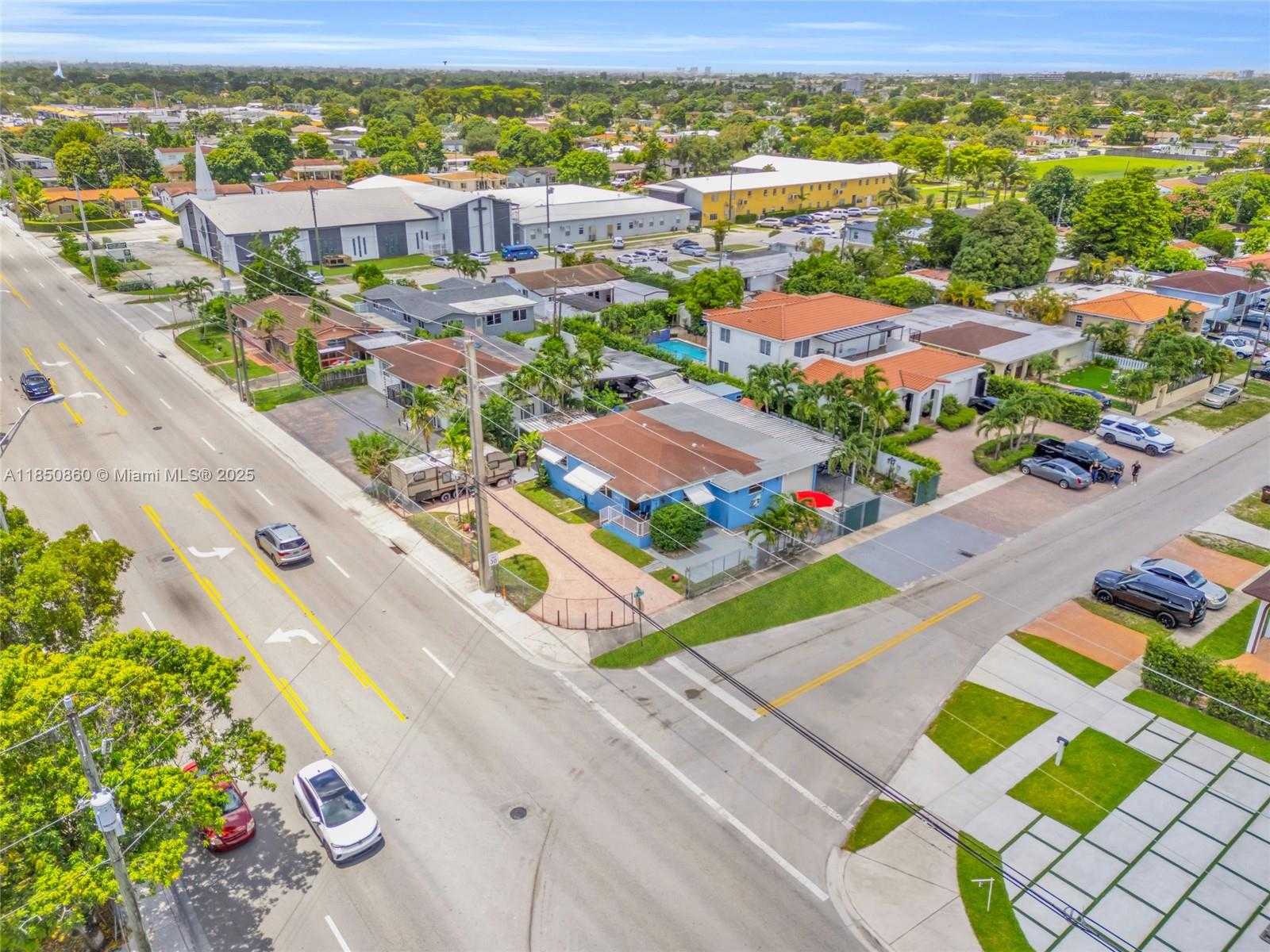 Small Image of 5890 PALM AVE, Hialeah Number 23