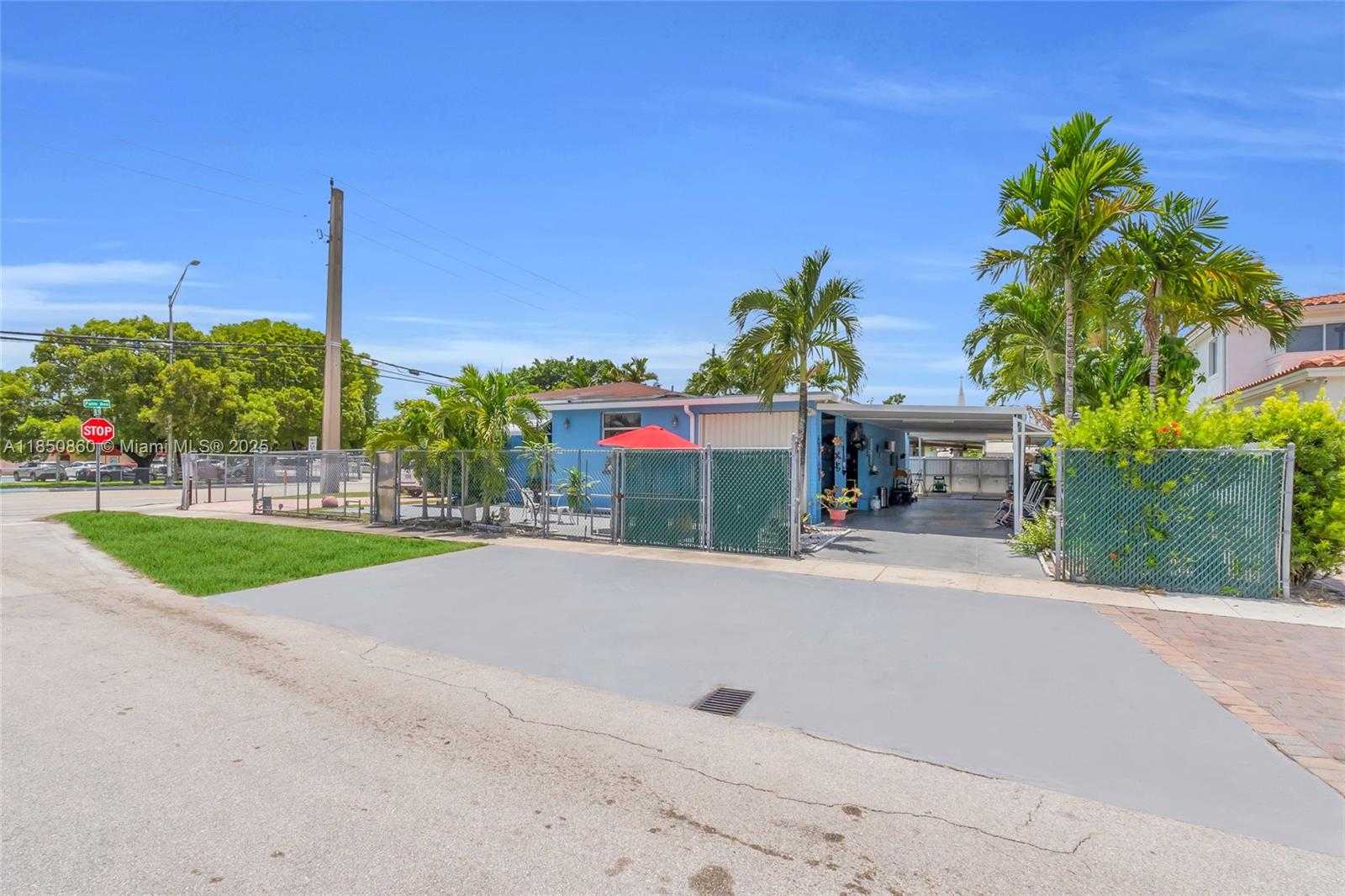 Small Image of 5890 PALM AVE, Hialeah Number 6