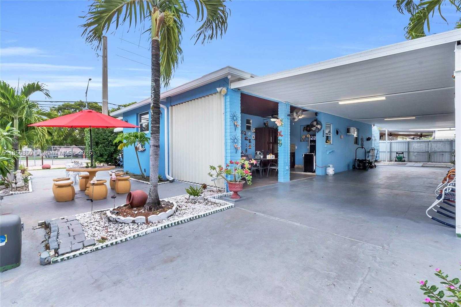 Small Image of 5890 PALM AVE, Hialeah Number 8