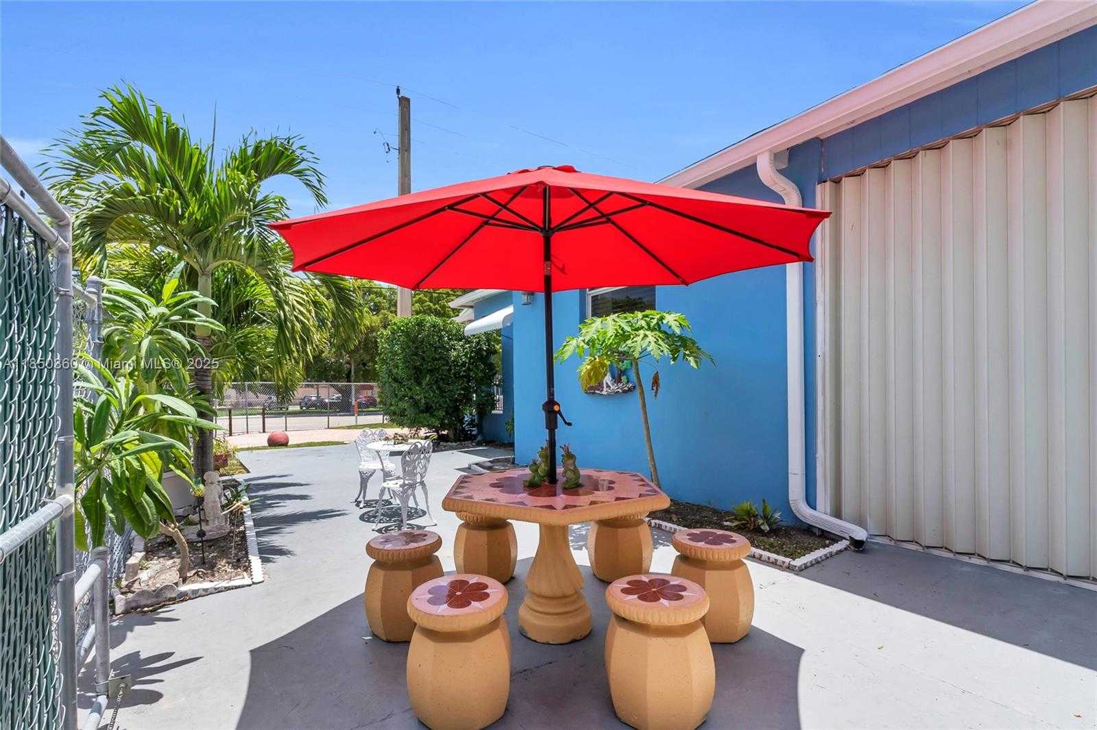 Small Image of 5890 PALM AVE, Hialeah Number 9