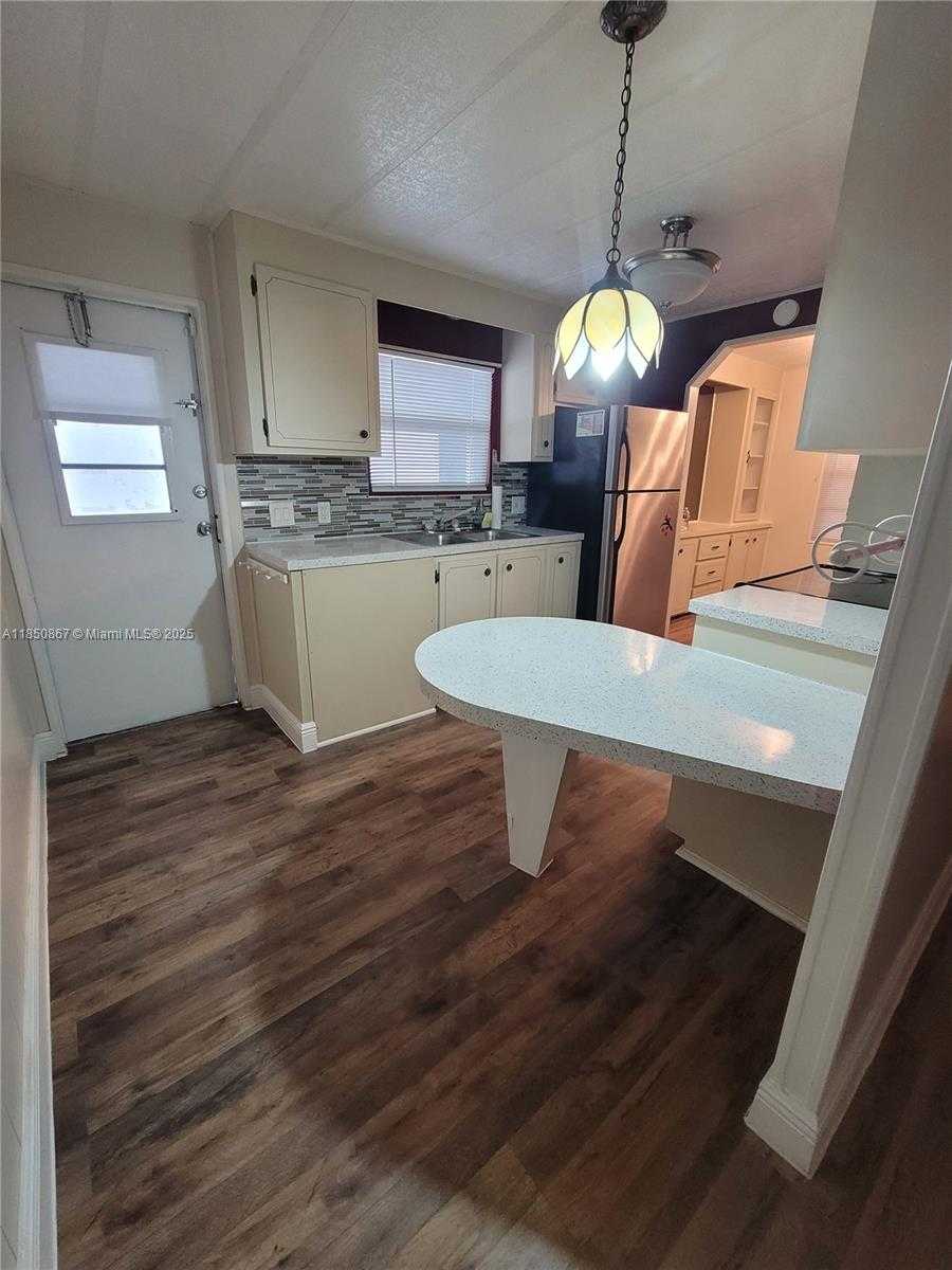 Small Image of 371 NORTH WEST 135TH WAY, Plantation Number 15