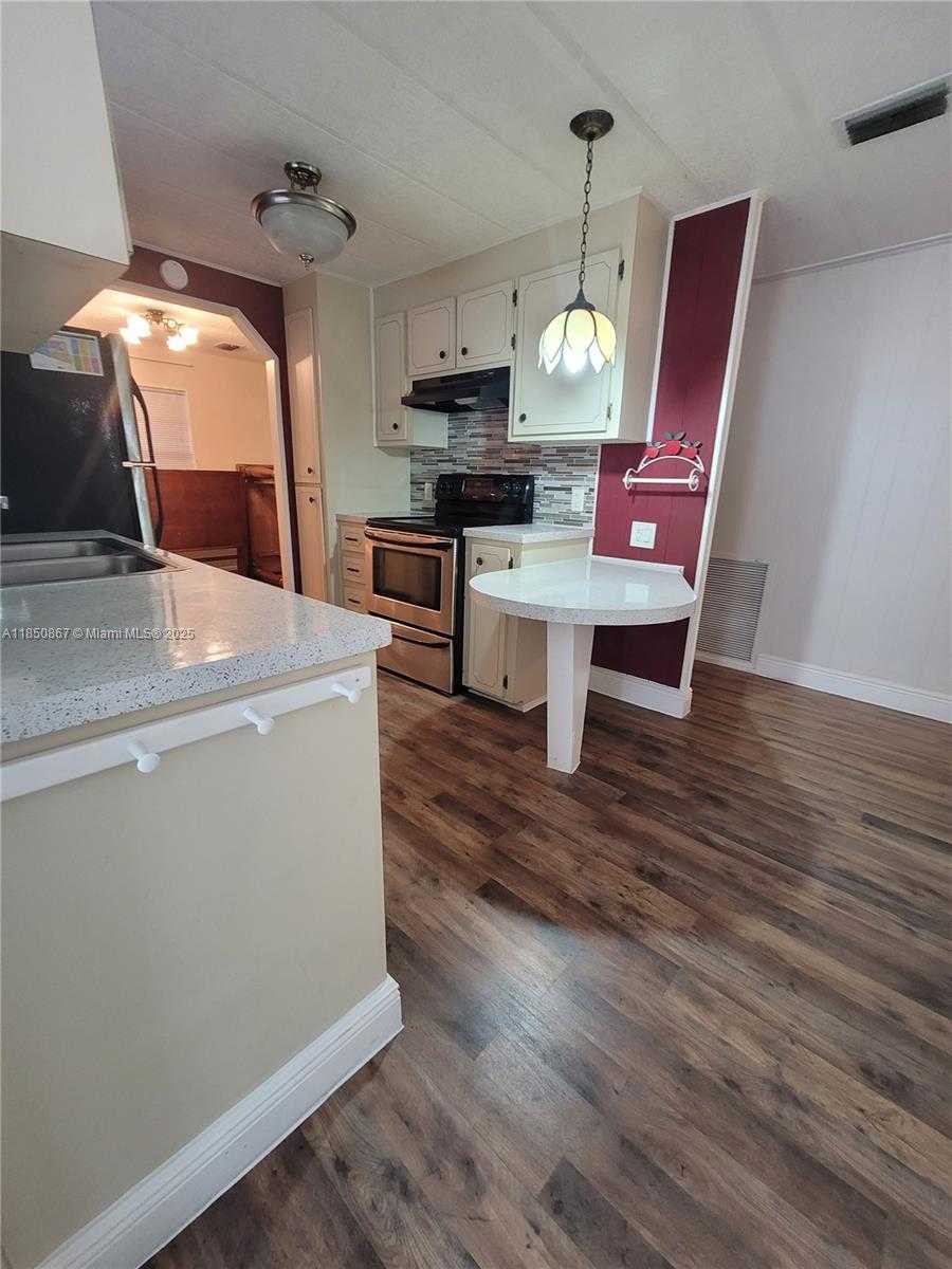 Small Image of 371 NORTH WEST 135TH WAY, Plantation Number 16