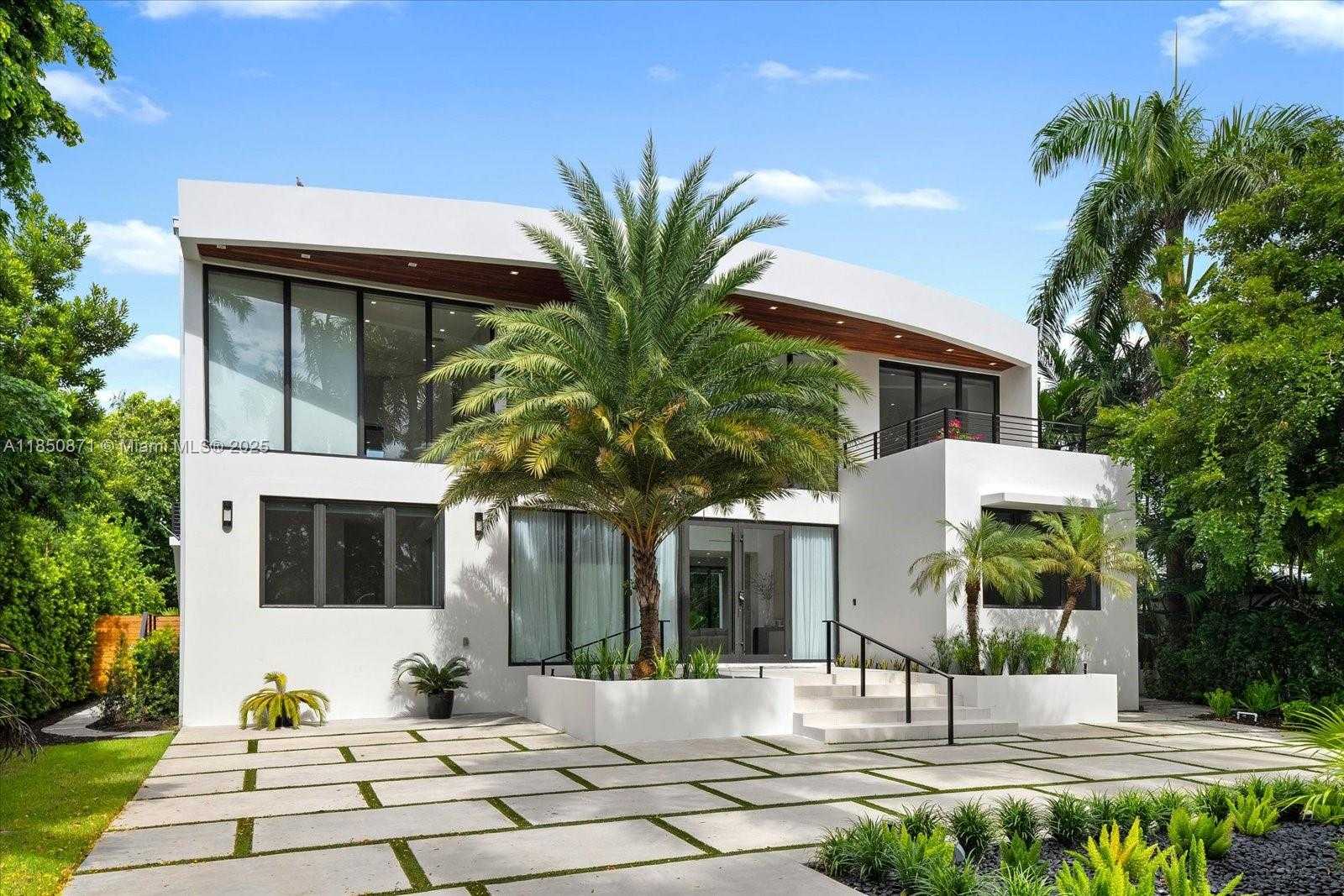 Small Image of 112 WEST PALM MIDWAY, Miami Beach Number 2