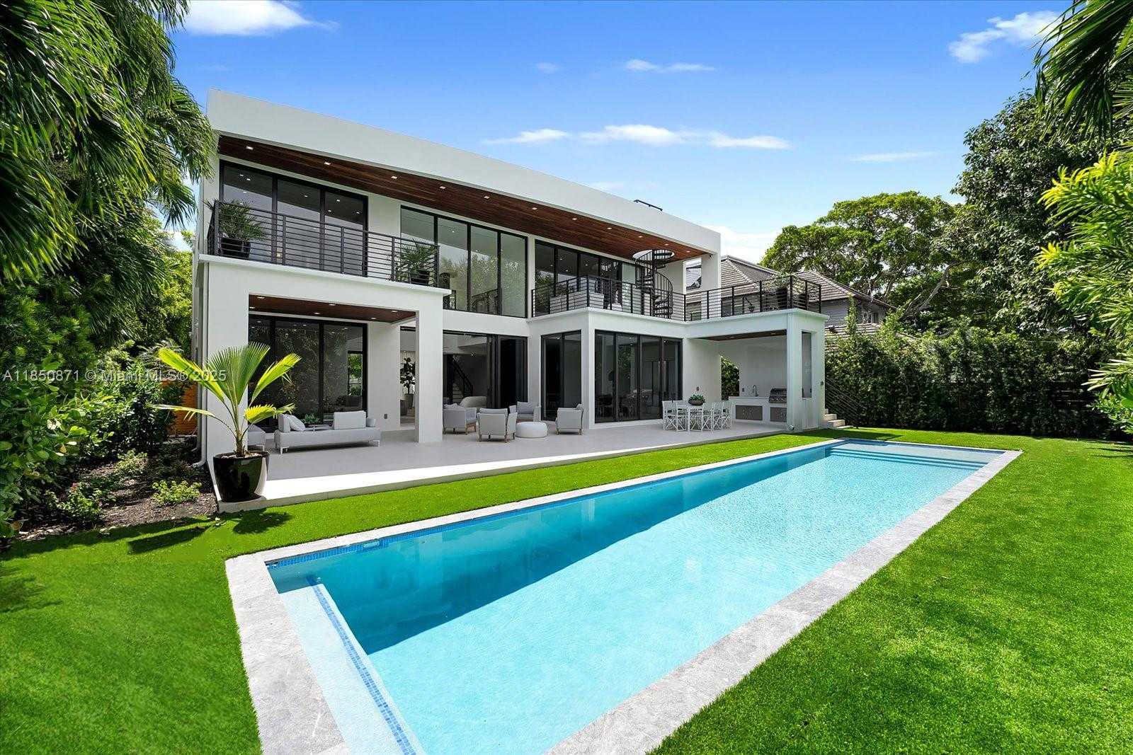 Small Image of 112 WEST PALM MIDWAY, Miami Beach Number 25
