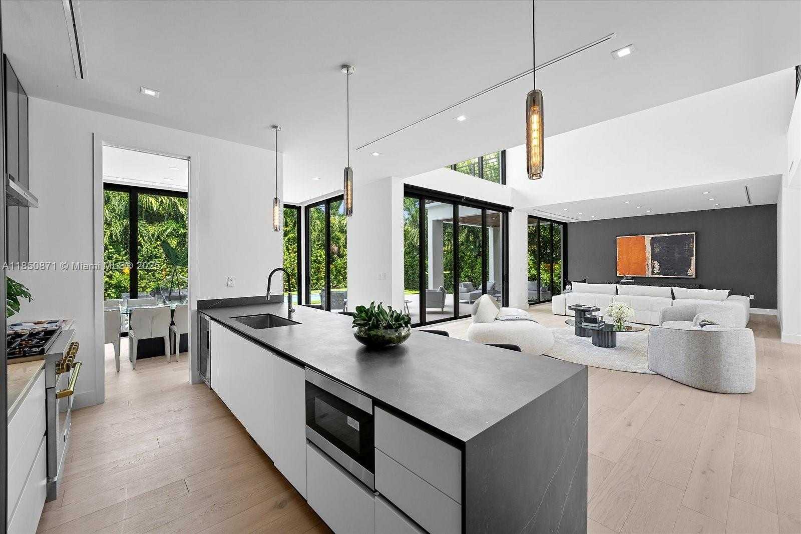 Small Image of 112 WEST PALM MIDWAY, Miami Beach Number 36