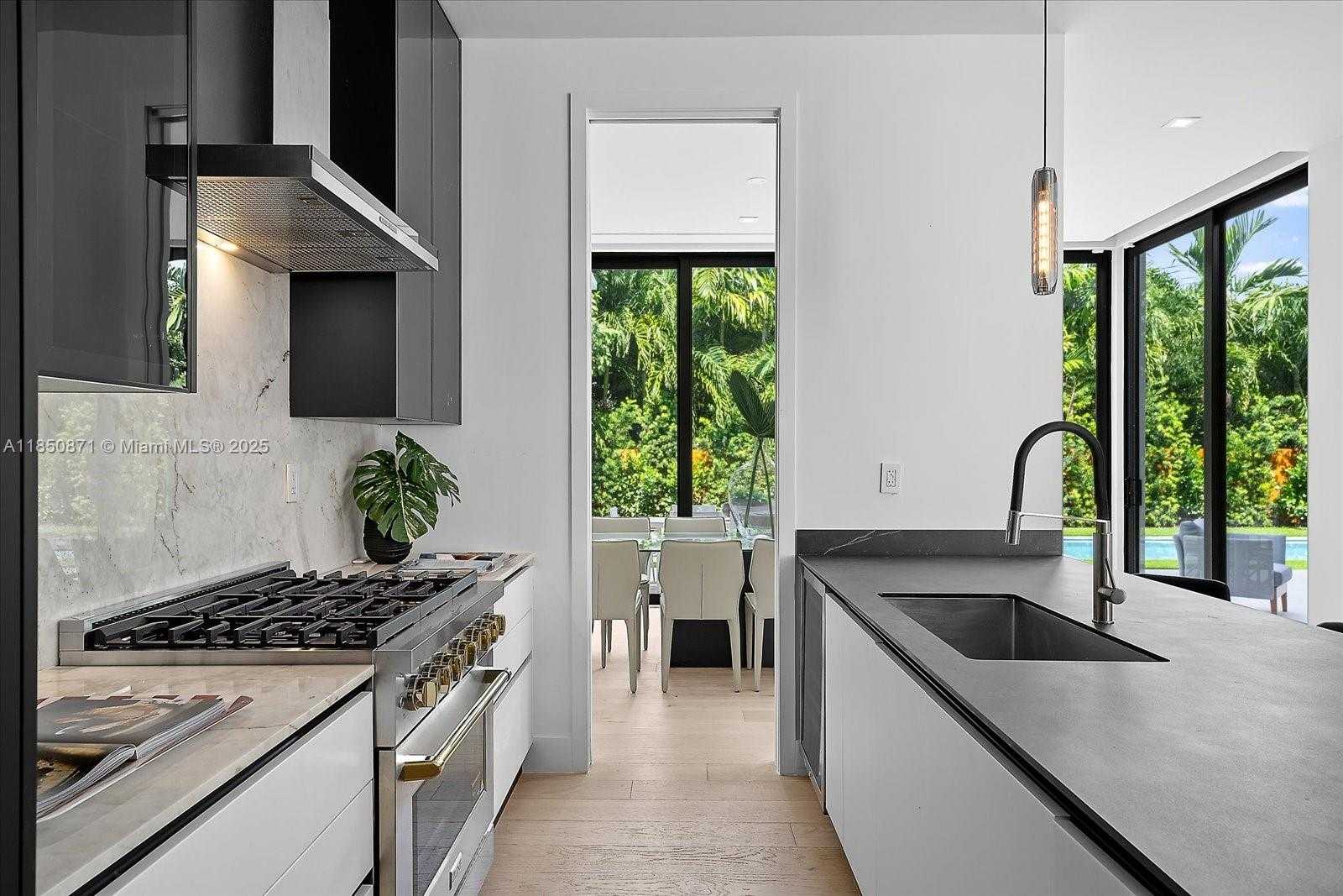 Small Image of 112 WEST PALM MIDWAY, Miami Beach Number 40