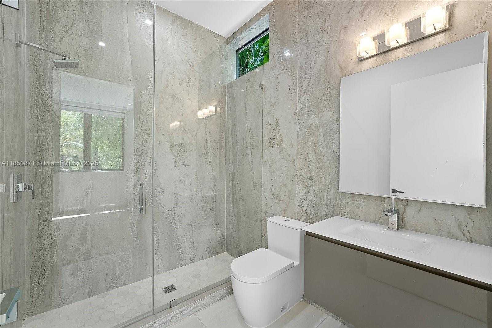 Small Image of 112 WEST PALM MIDWAY, Miami Beach Number 47