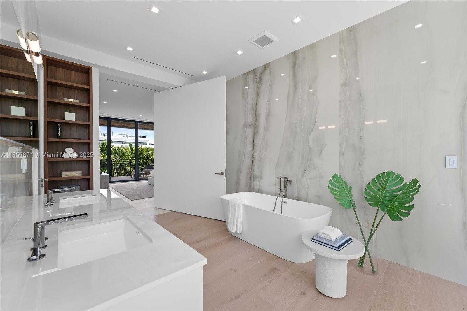 Small Image of 112 WEST PALM MIDWAY, Miami Beach Number 54