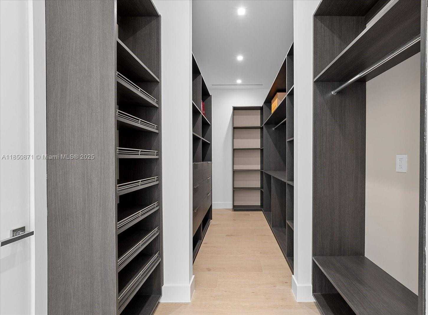 Small Image of 112 WEST PALM MIDWAY, Miami Beach Number 56