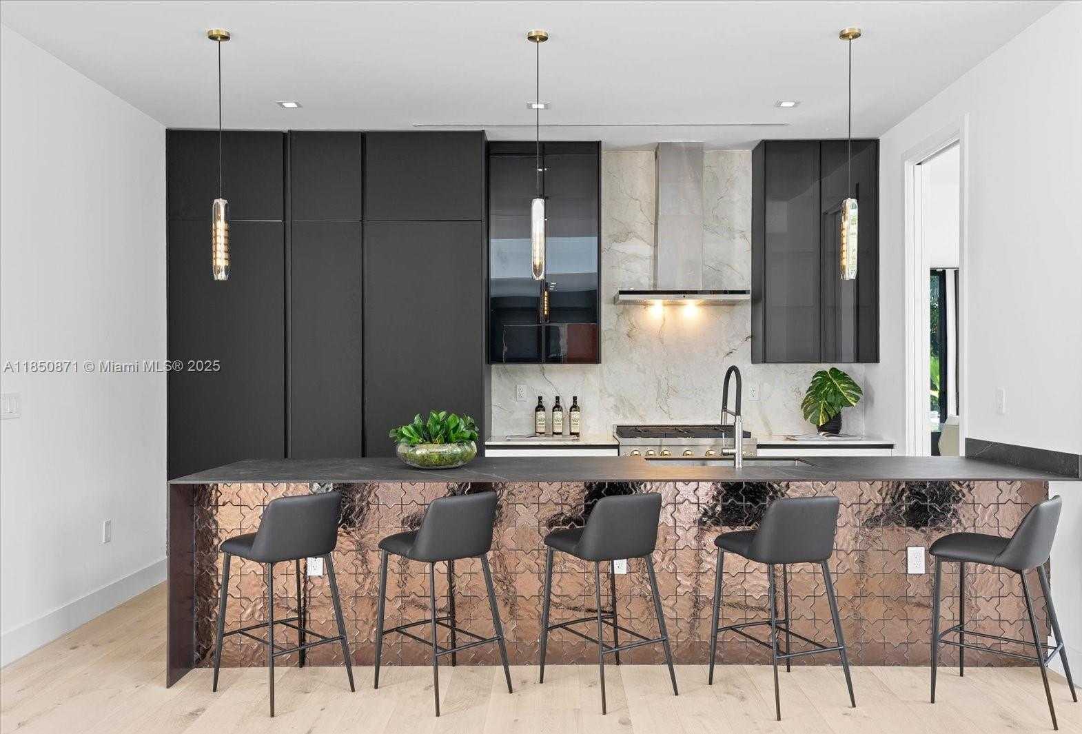 Small Image of 112 WEST PALM MIDWAY, Miami Beach Number 6