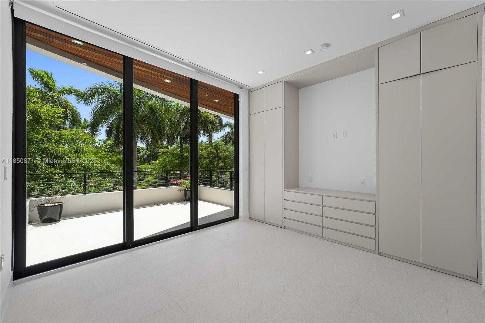 Small Image of 112 WEST PALM MIDWAY, Miami Beach Number 66