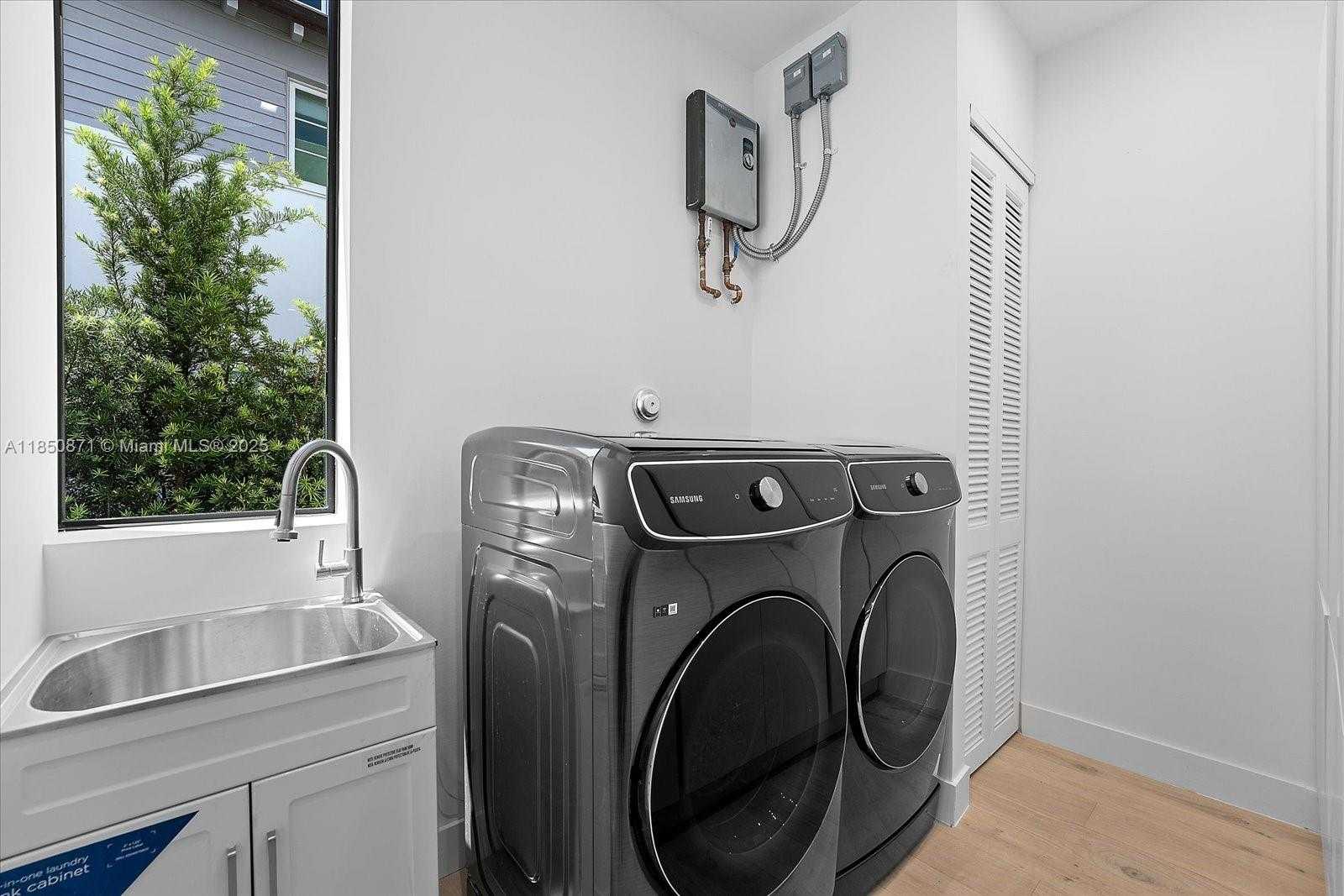 Small Image of 112 WEST PALM MIDWAY, Miami Beach Number 73