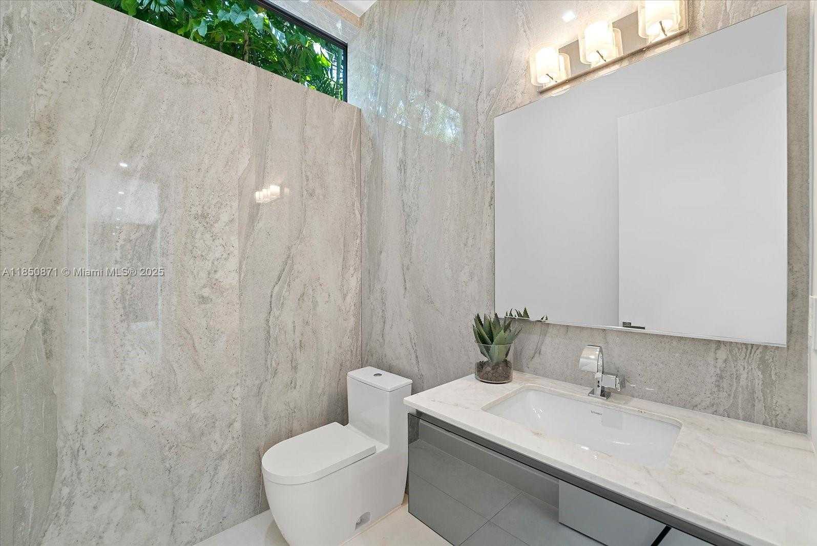 Small Image of 112 WEST PALM MIDWAY, Miami Beach Number 74