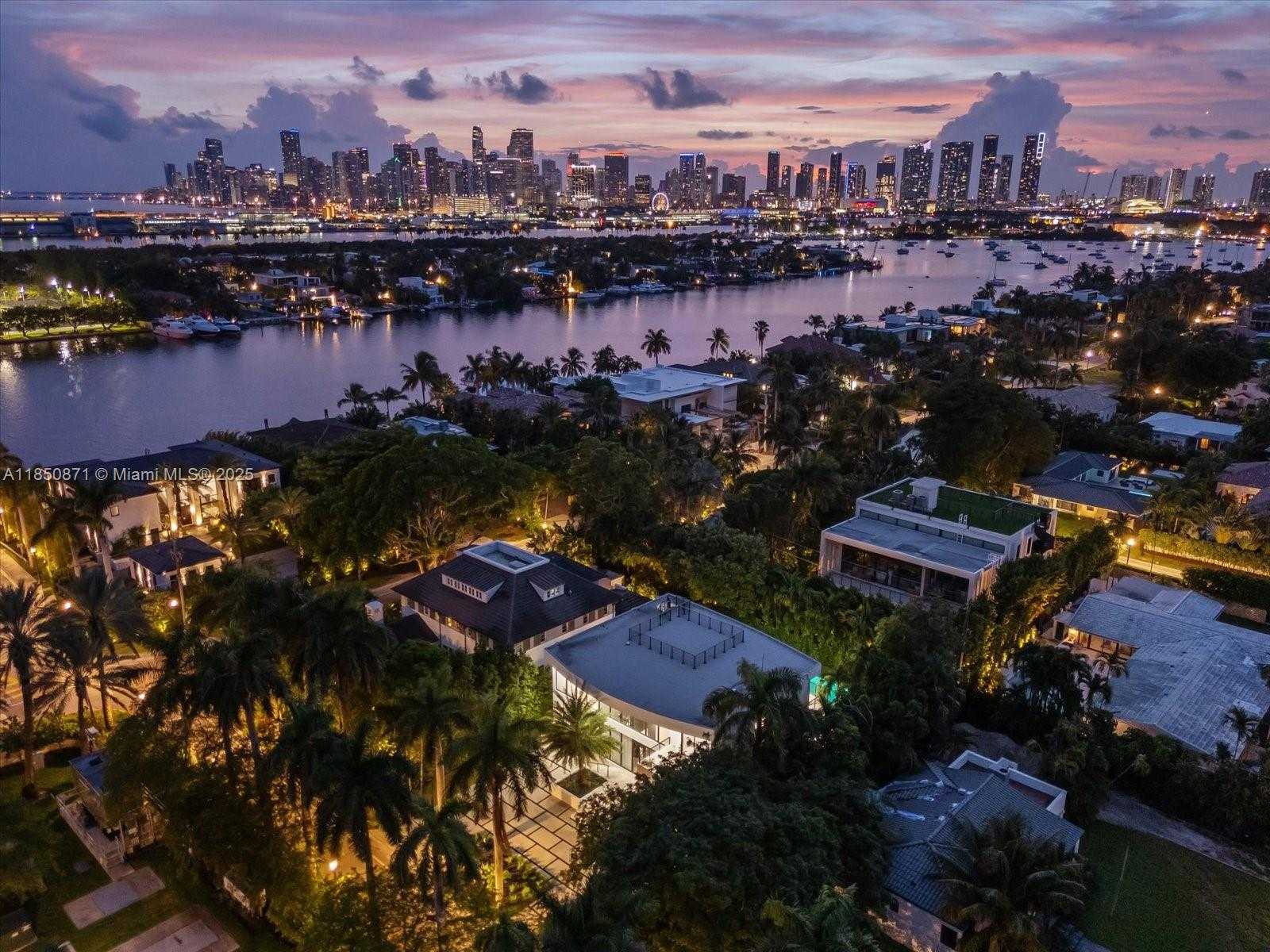 Small Image of 112 WEST PALM MIDWAY, Miami Beach Number 85
