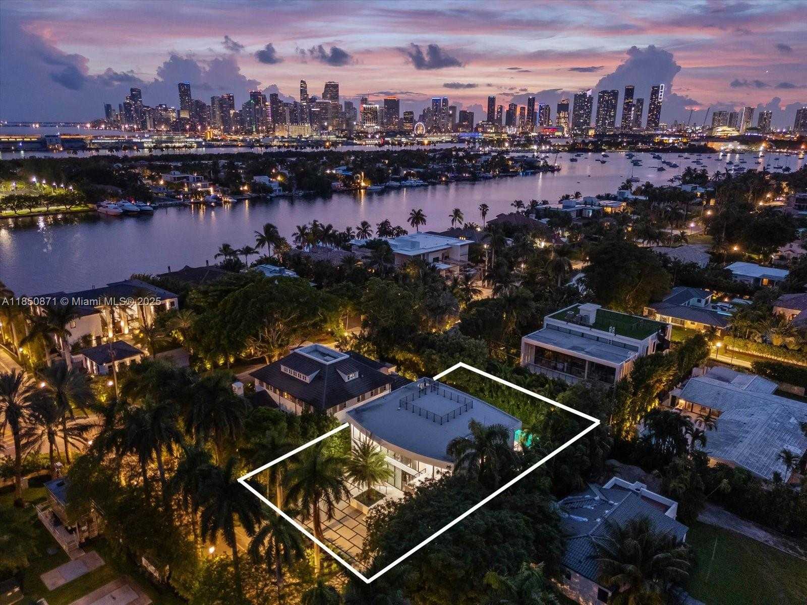Small Image of 112 WEST PALM MIDWAY, Miami Beach Number 87