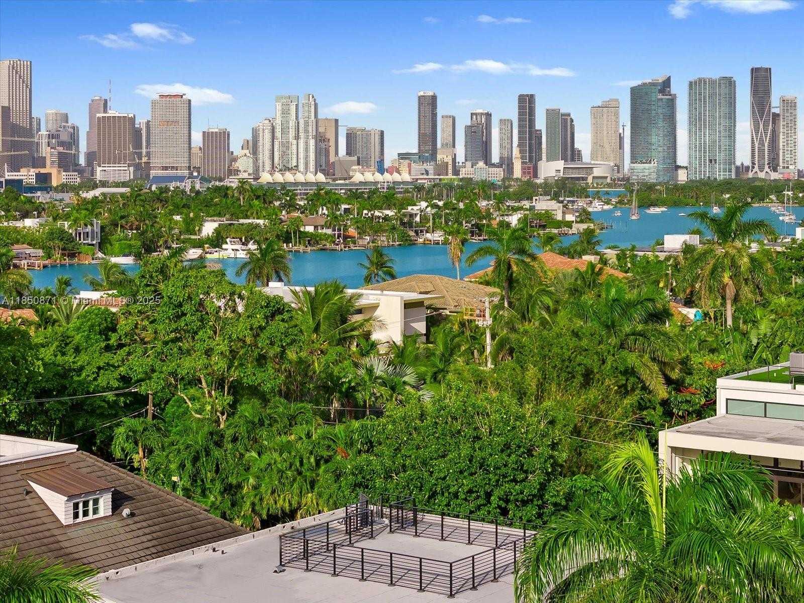 Small Image of 112 WEST PALM MIDWAY, Miami Beach Number 97