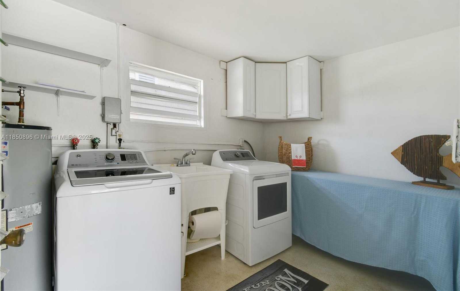 Small Image of 110 EAST WINDSOR RD E, Jupiter Number 25