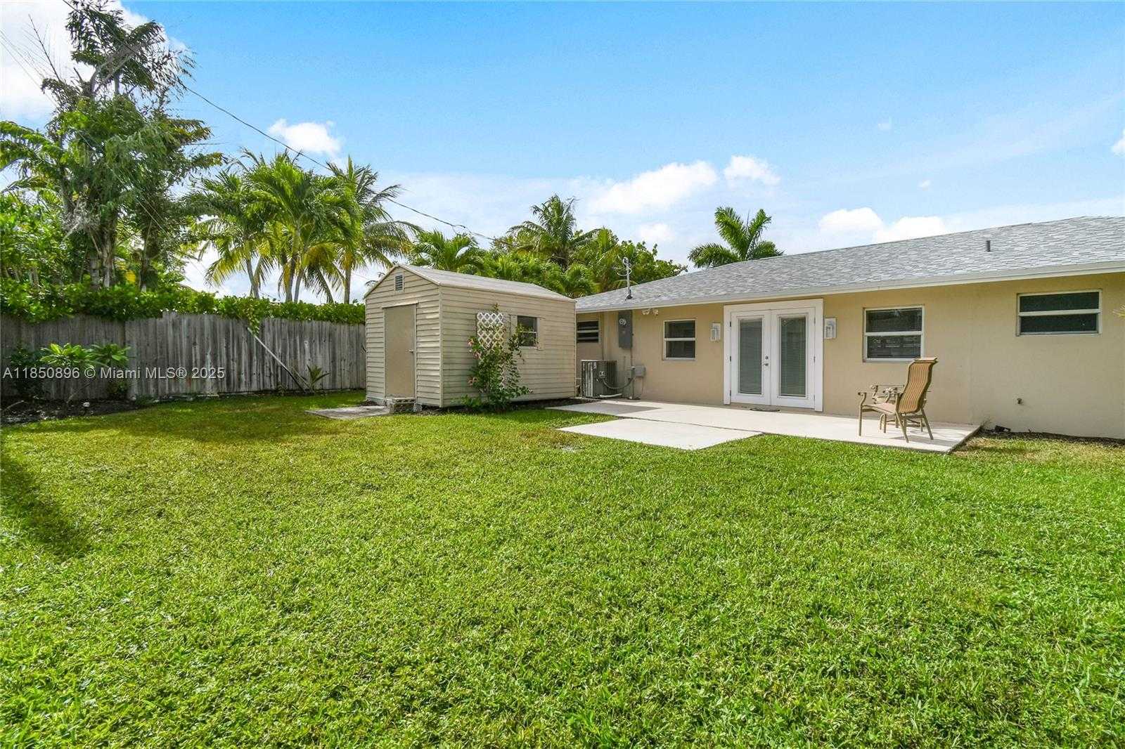 Small Image of 110 EAST WINDSOR RD E, Jupiter Number 28