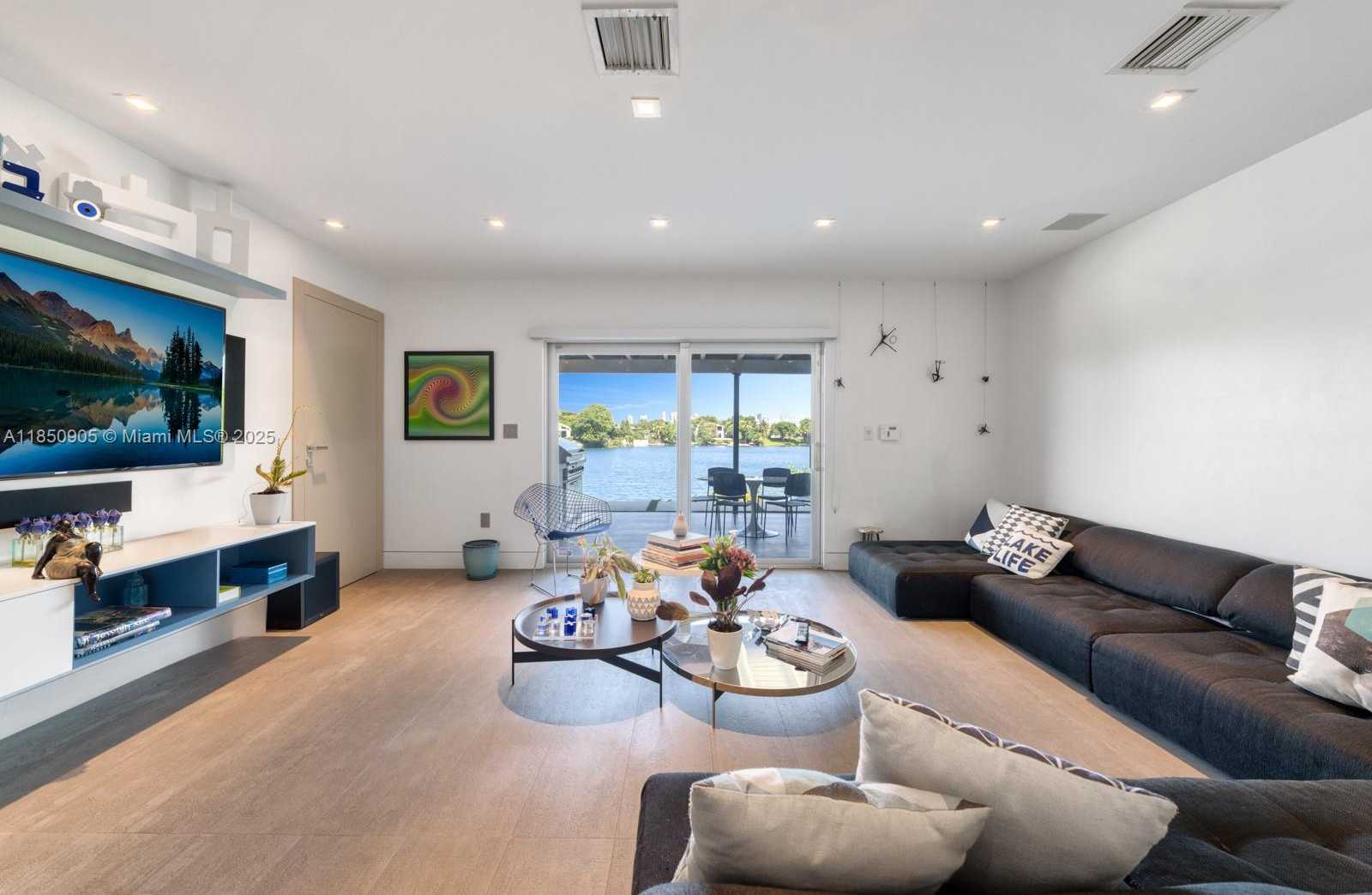 Small Image of 2070 NORTH EAST 194TH TER, North Miami Beach Number 12