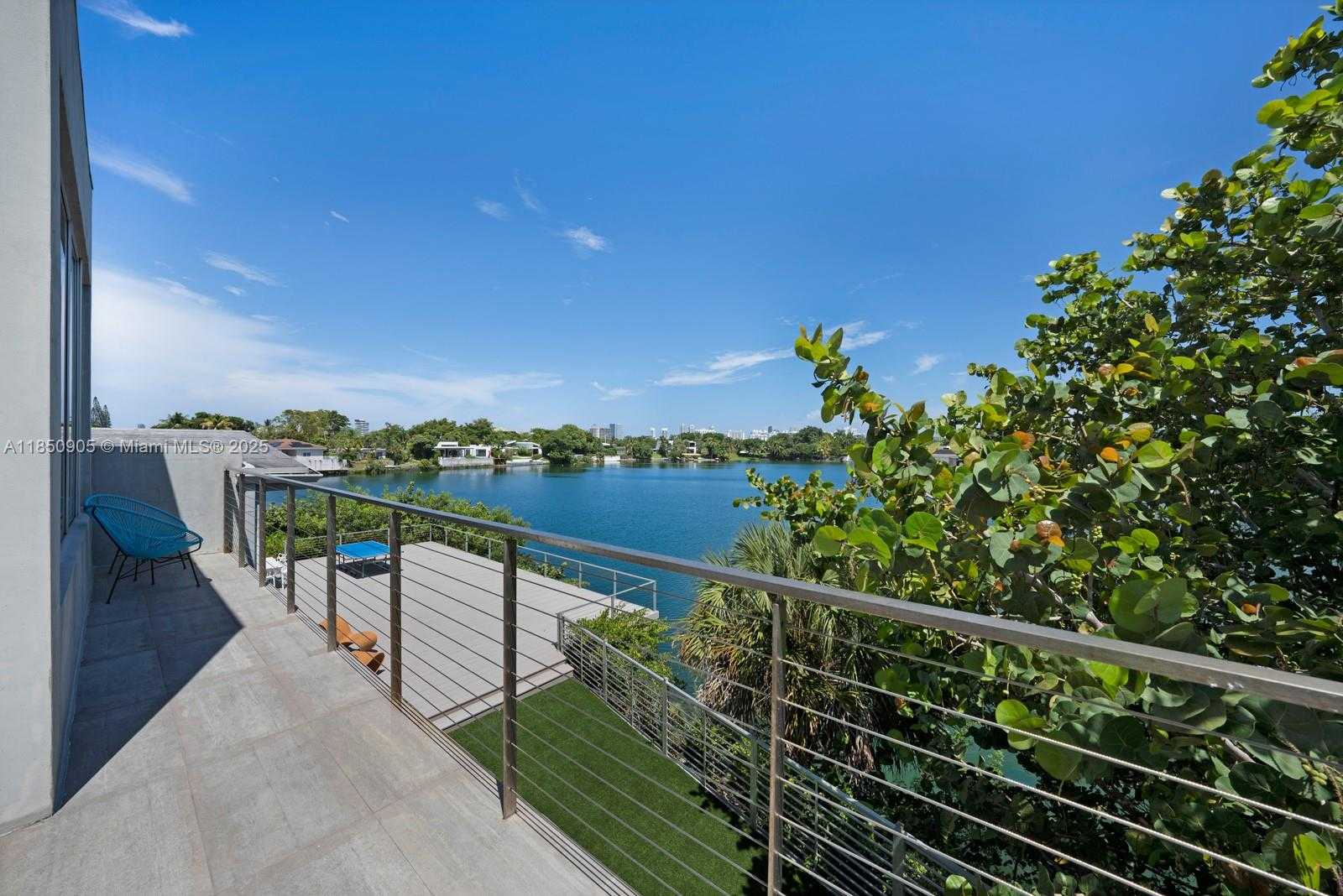 Small Image of 2070 NORTH EAST 194TH TER, North Miami Beach Number 25