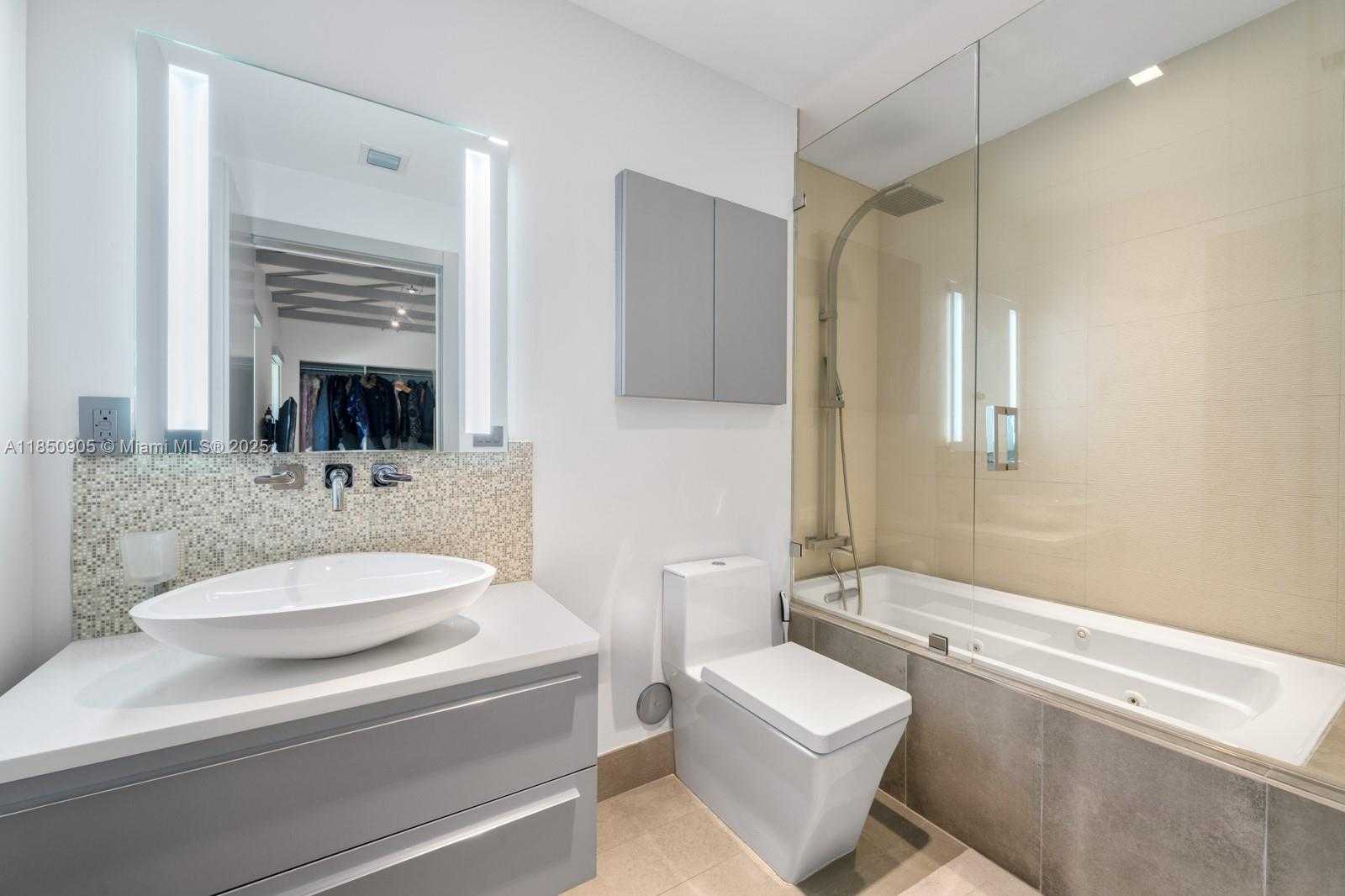 Small Image of 2070 NORTH EAST 194TH TER, North Miami Beach Number 28