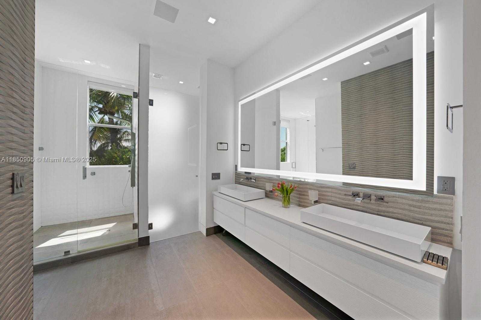 Small Image of 2070 NORTH EAST 194TH TER, North Miami Beach Number 30