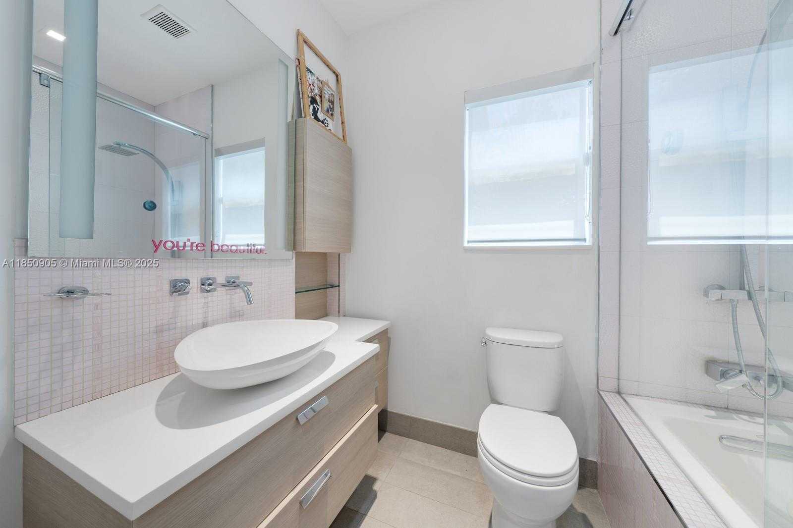 Small Image of 2070 NORTH EAST 194TH TER, North Miami Beach Number 40