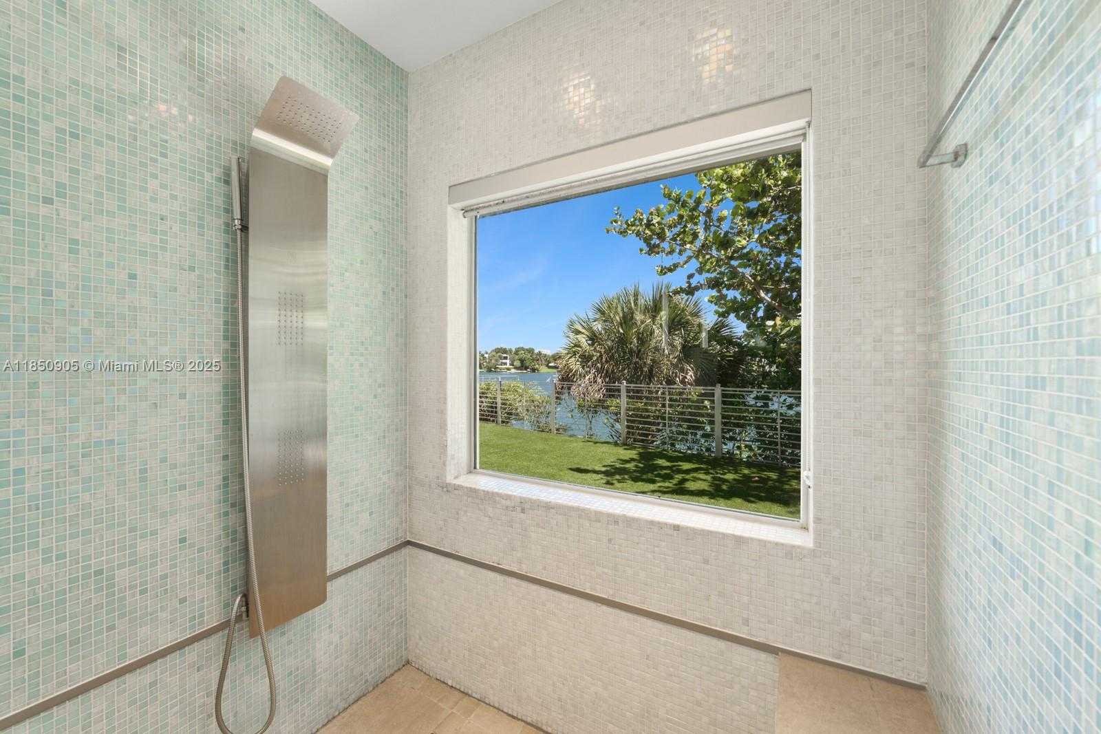 Small Image of 2070 NORTH EAST 194TH TER, North Miami Beach Number 42